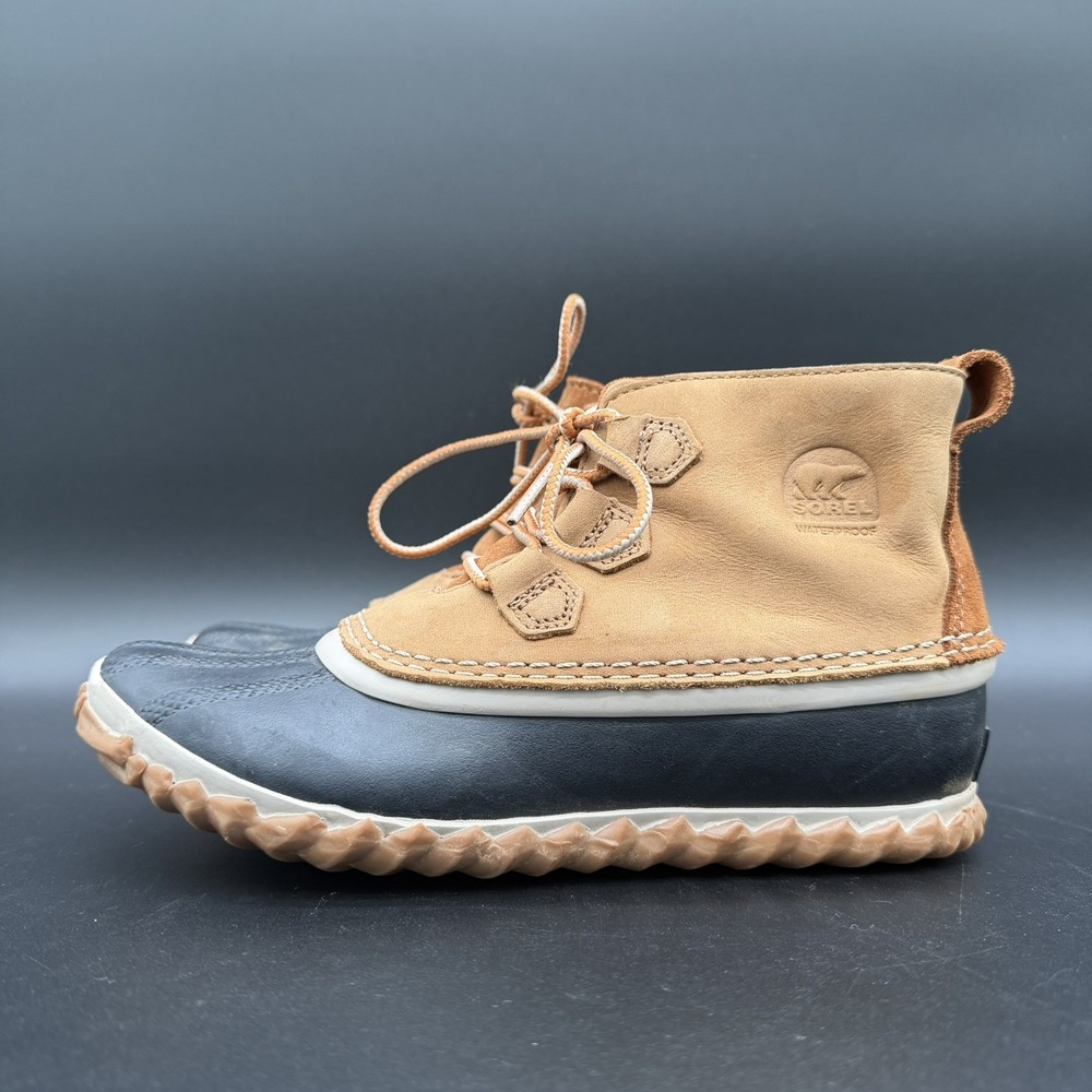 SOREL Out N' About Duck Boots Youth Boy/Girl Sz 4 Waterproof Lace-Up - Tan/Black